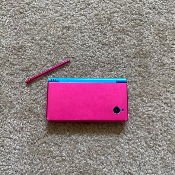 Blue Nintendo DSI (case included) - Picture 1 of 7